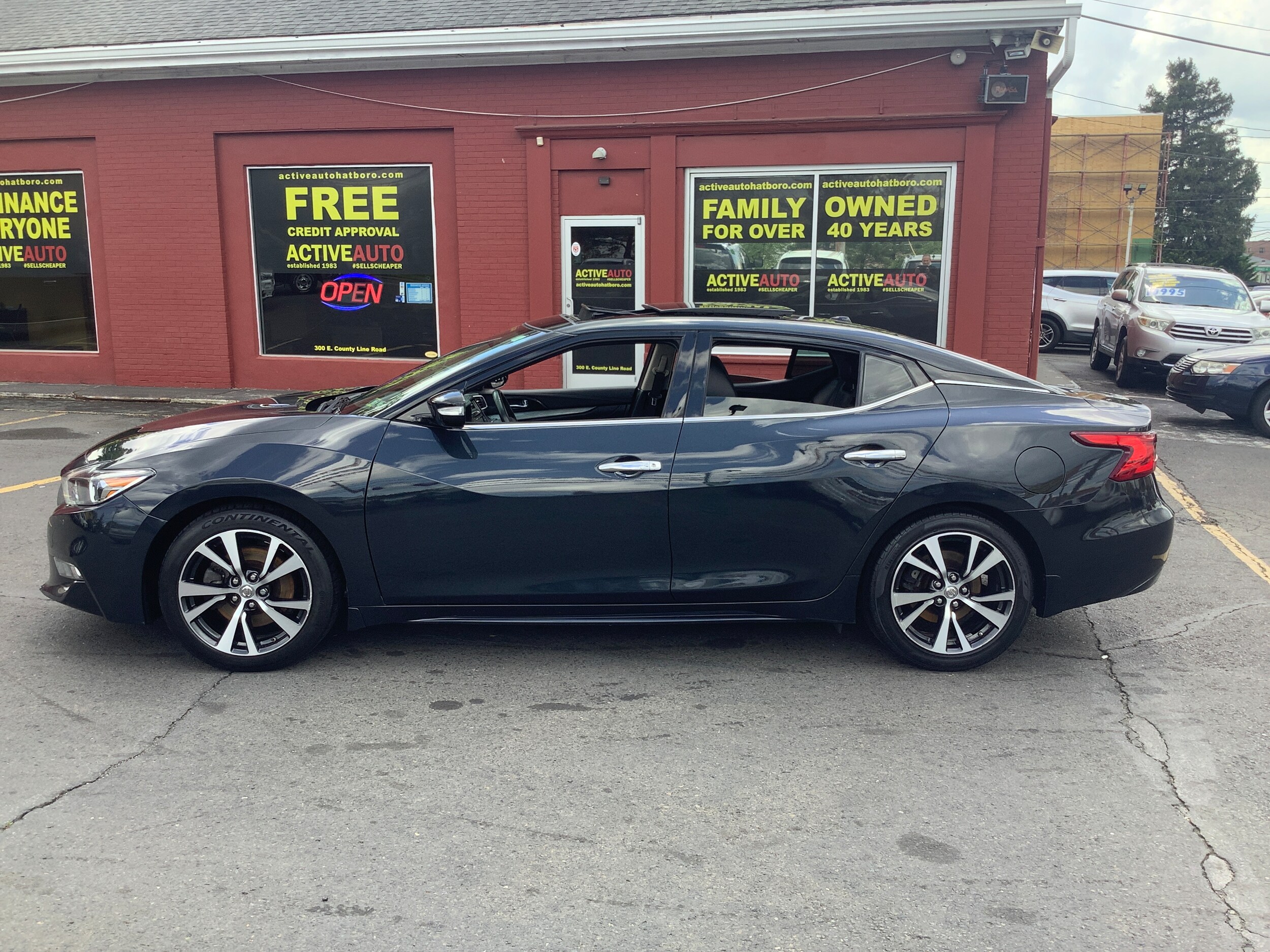 2017 Nissan Maxima Platinum photo 4