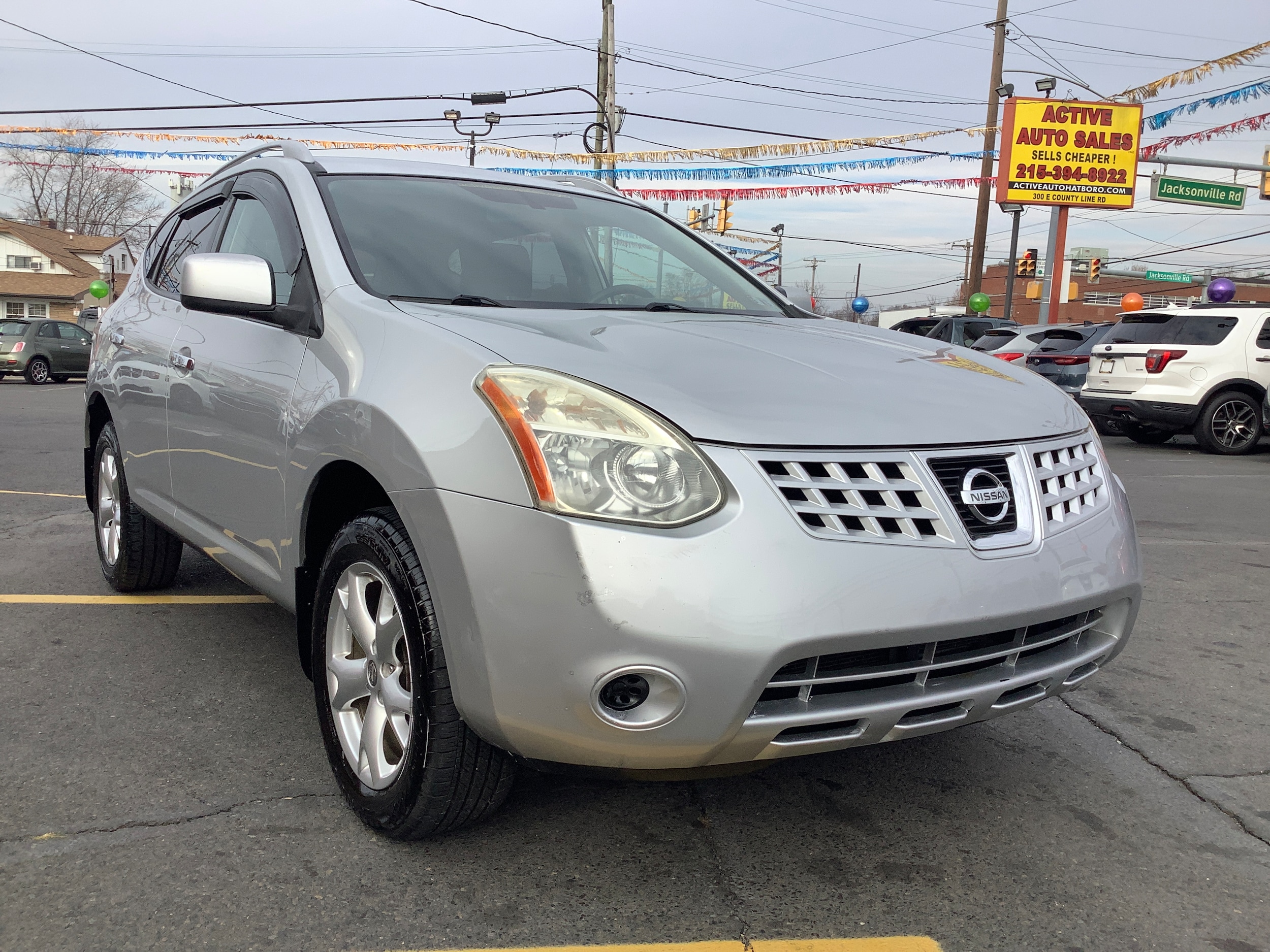 2010 Nissan Rogue SL's photo