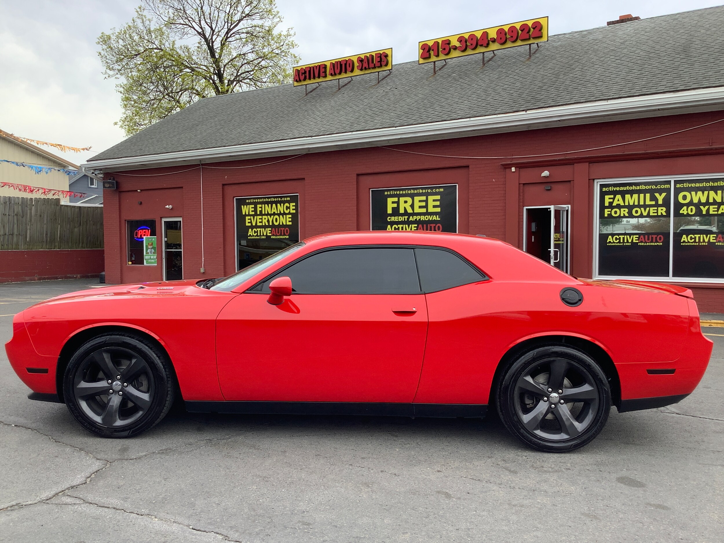 2013 Dodge Challenger R/T Plus photo 4