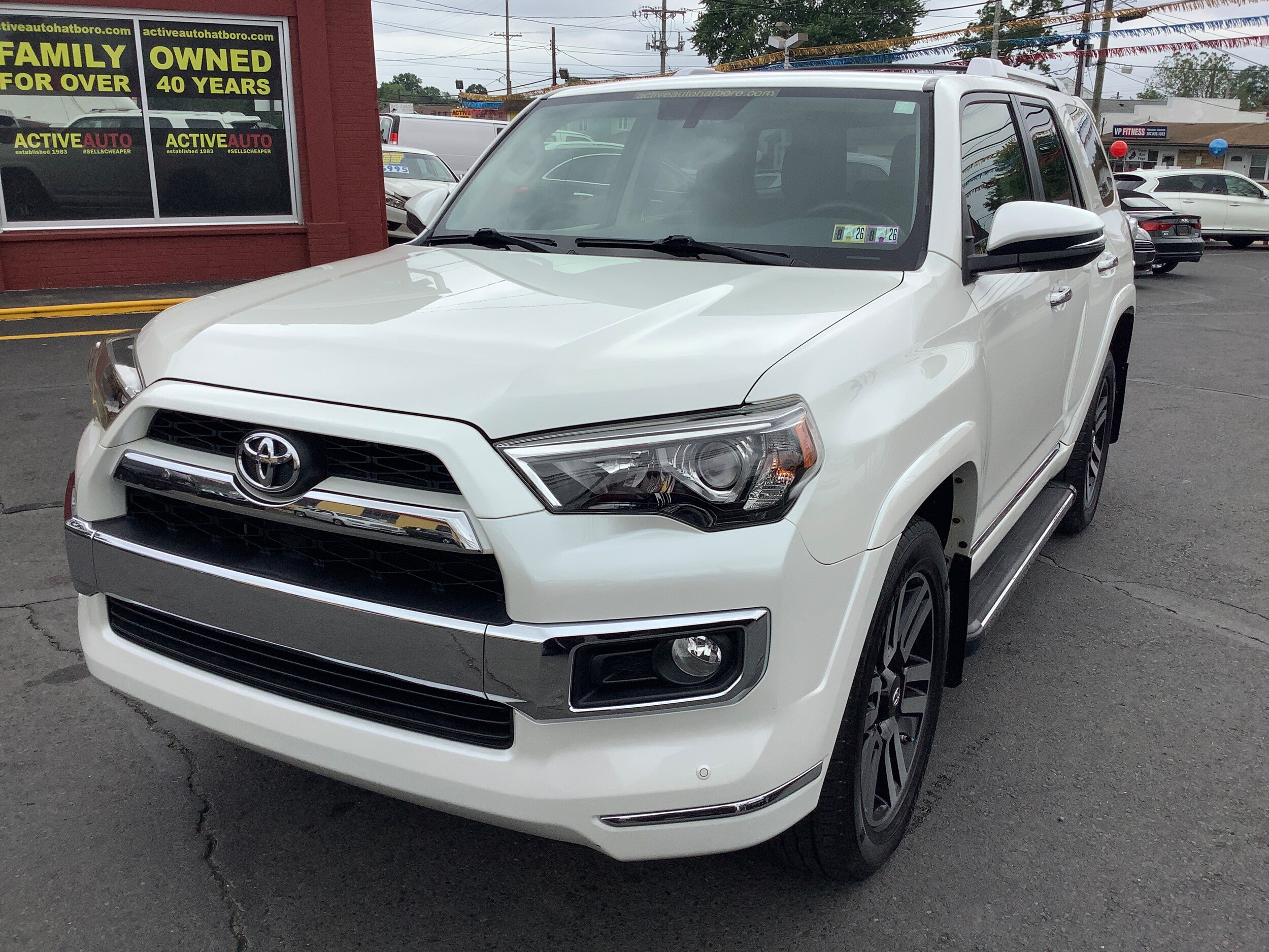 2016 Toyota 4Runner Limited photo 3
