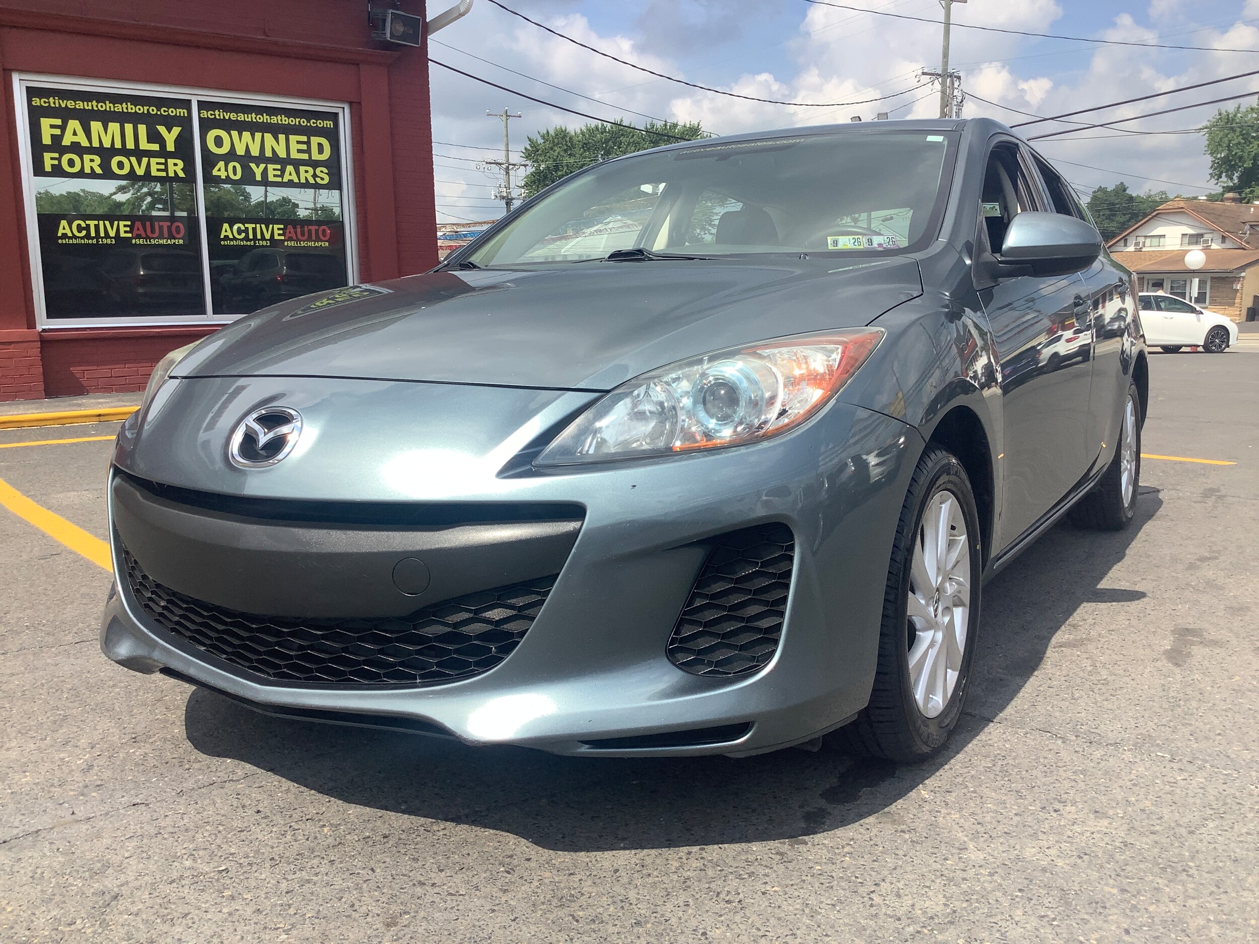 2013 Mazda Mazda3 Touring photo 3