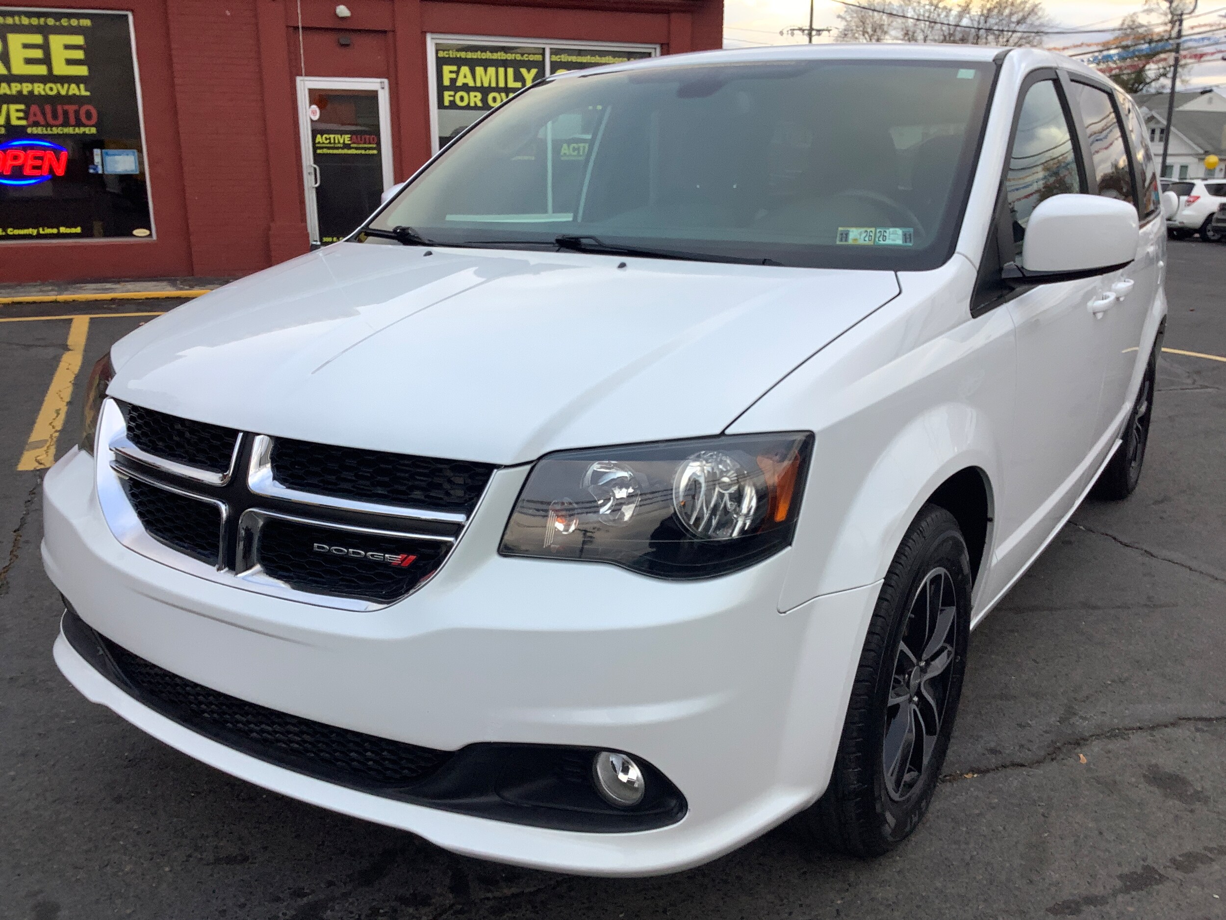 2019 Dodge Grand Caravan SE Plus photo 2