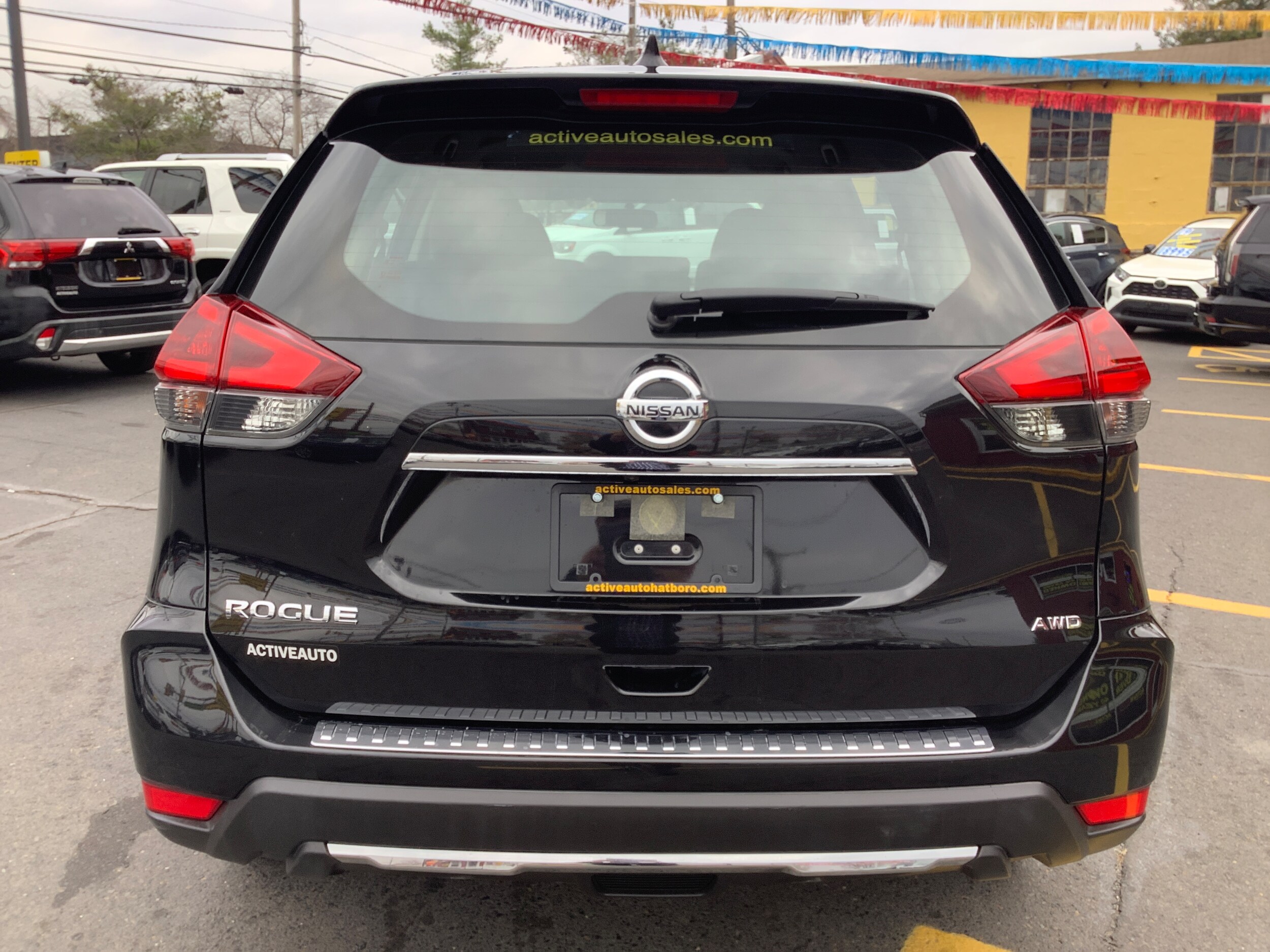 2018 Nissan Rogue S photo 2