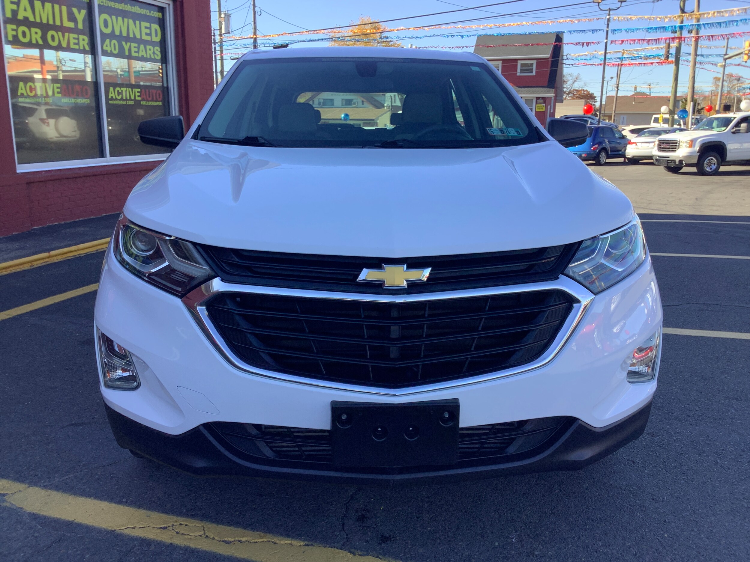 2018 Chevrolet Equinox LS photo 2