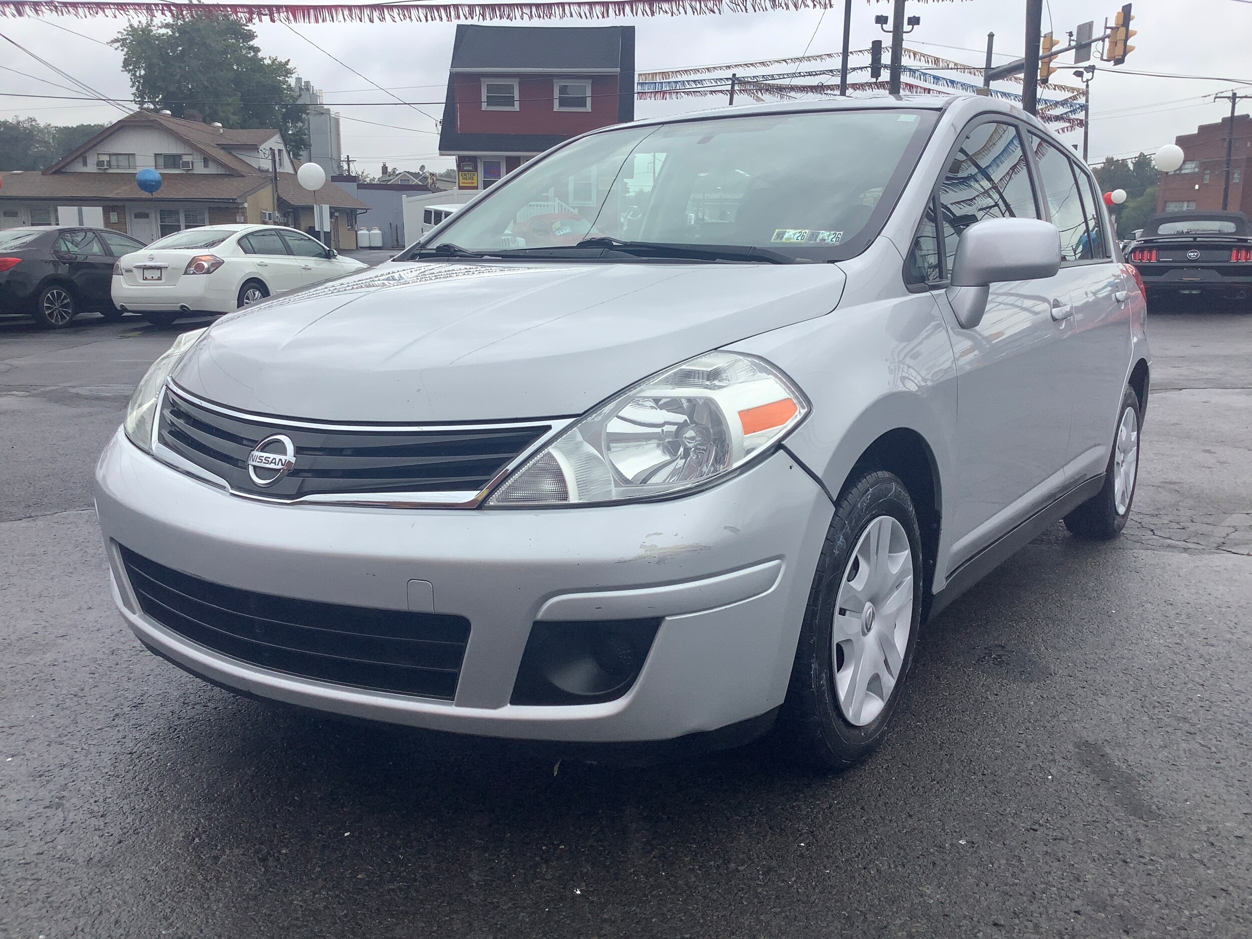 2012 Nissan Versa 1.8 S photo 3