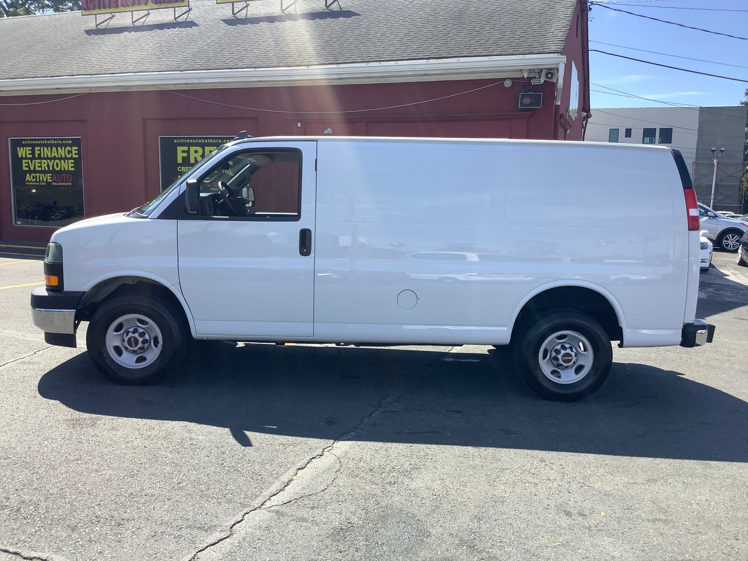 2023 Gmc Savana 2500 Cargo photo 2