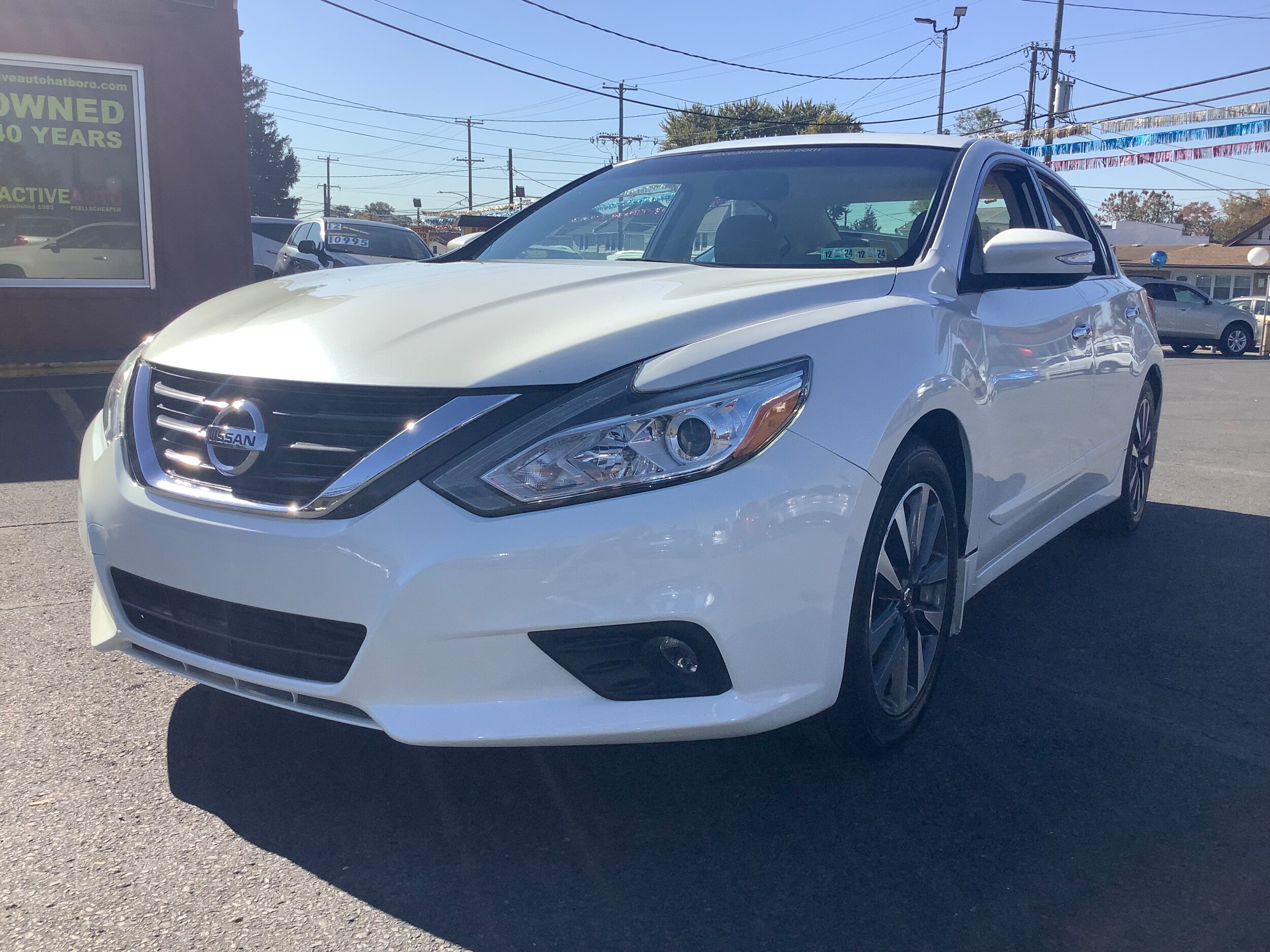 2016 Nissan Altima SV photo 3