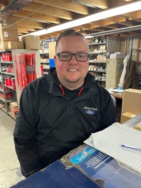 Staff member Pat Barry from ID_419293c27520