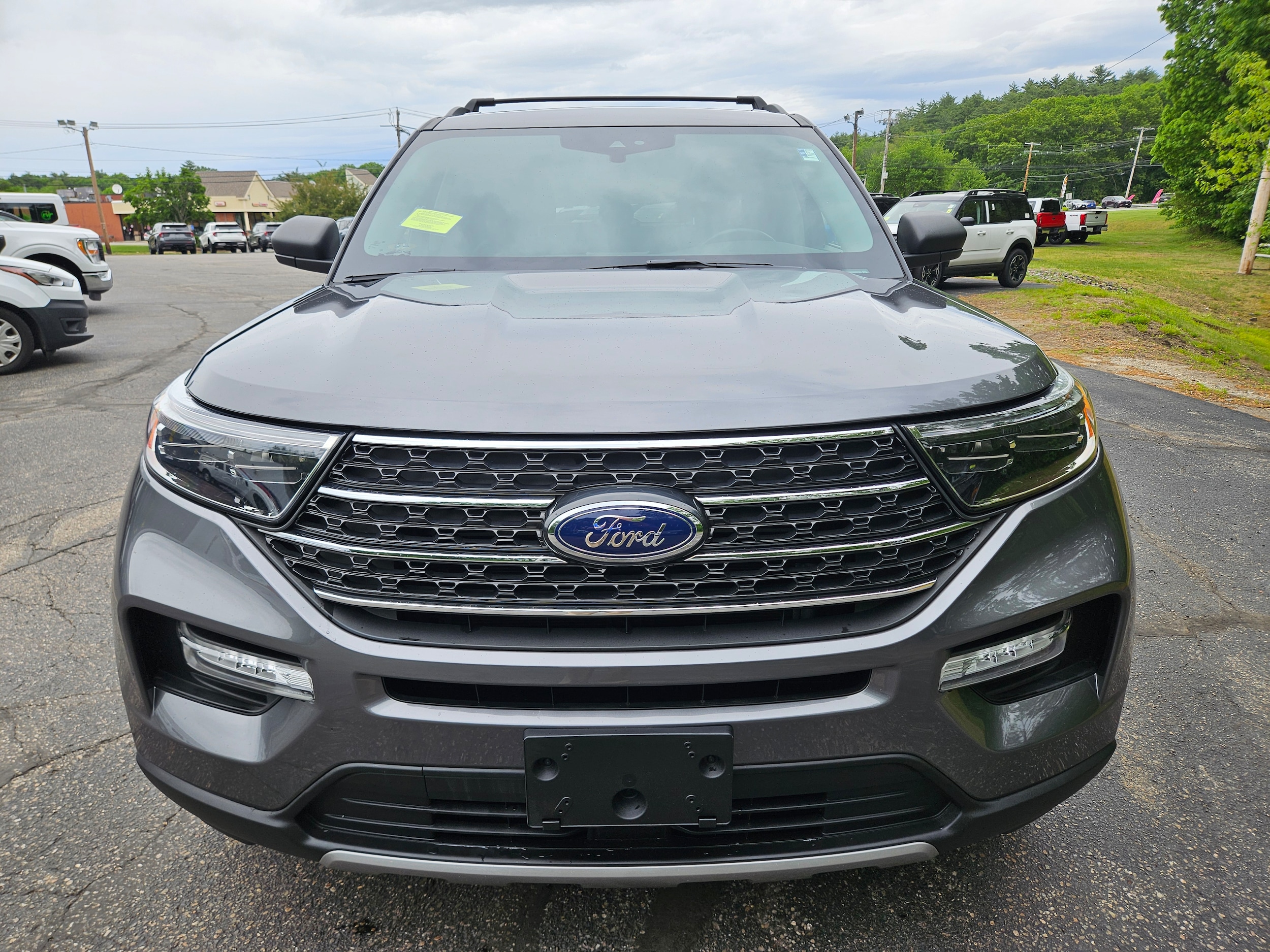 2022 Ford Explorer XLT - Photo 2