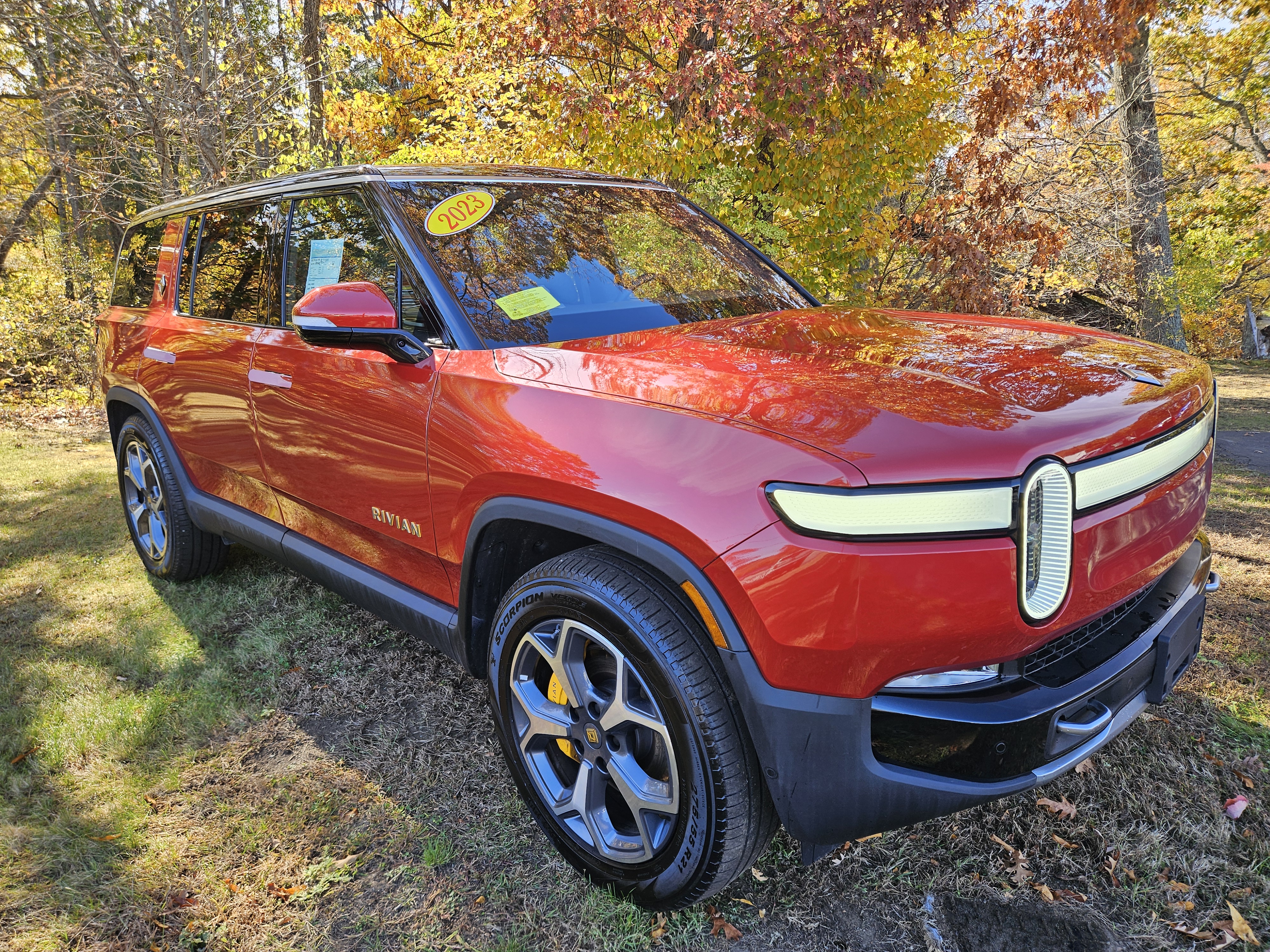 2023 Rivian R1S
