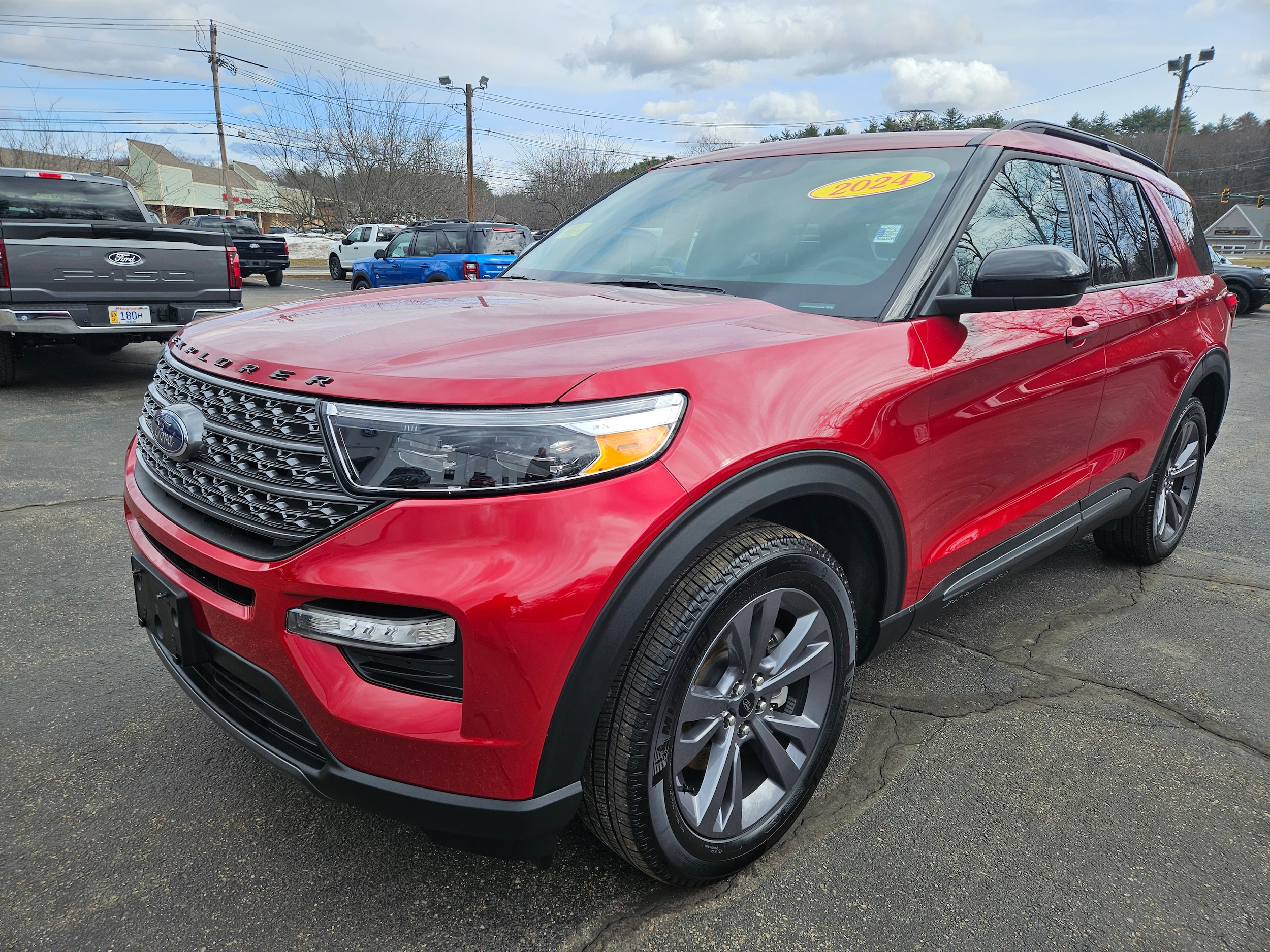 2024 Ford Explorer XLT 4WD's photo