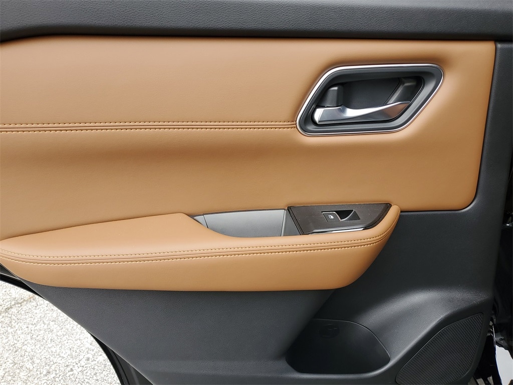 2026 Nissan Rogue Platinum - Photo 16