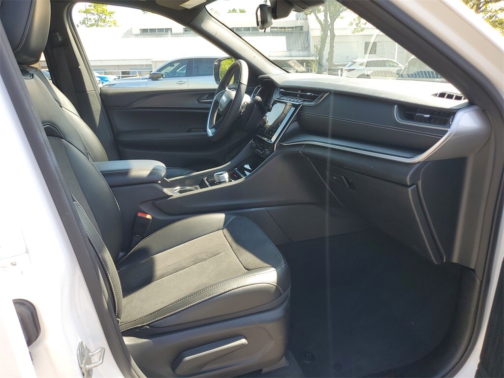 2024 Jeep Grand Cherokee Laredo Altitude X photo 3