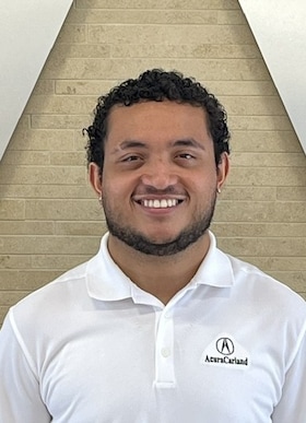 Staff member Hector Abreu from ID_dcd939