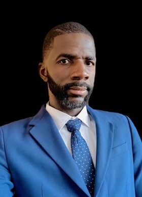 Staff member Moustapha Fofana from ID_4f3bff6a7b78