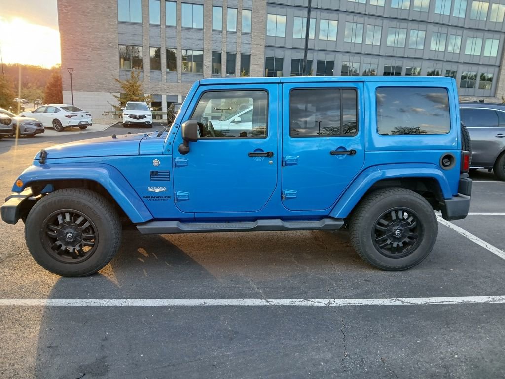 2015 Jeep Wrangler Unlimited Sahara photo 4