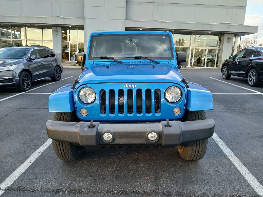 2015 Jeep Wrangler Unlimited Sahara photo 2