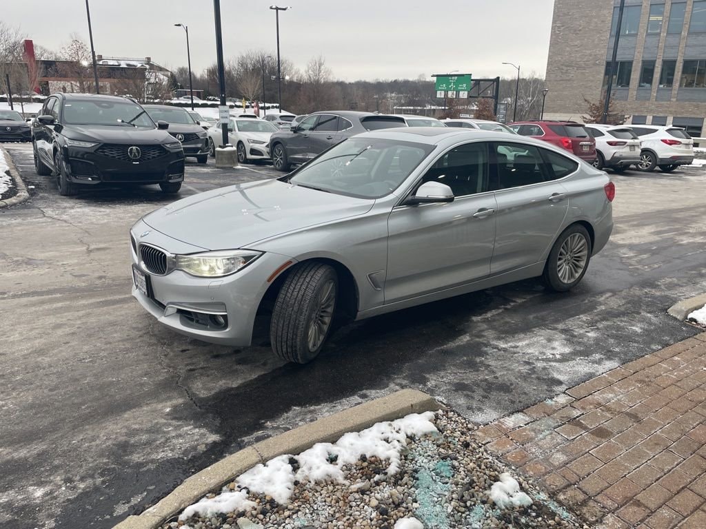 2015 BMW 3 Series 328i's photo