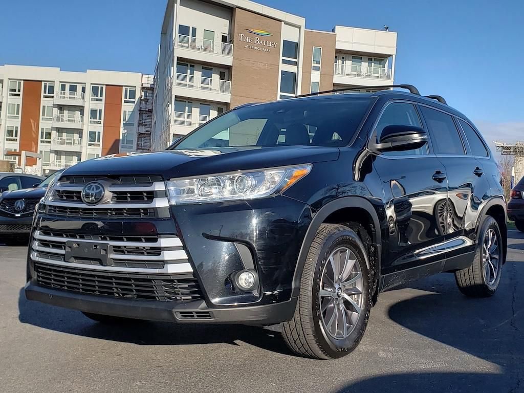 2019 Toyota Highlander XLE photo 2