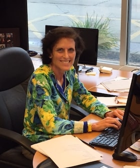 Staff member Laural Heinze from ID_4cf4fd4d0d2c