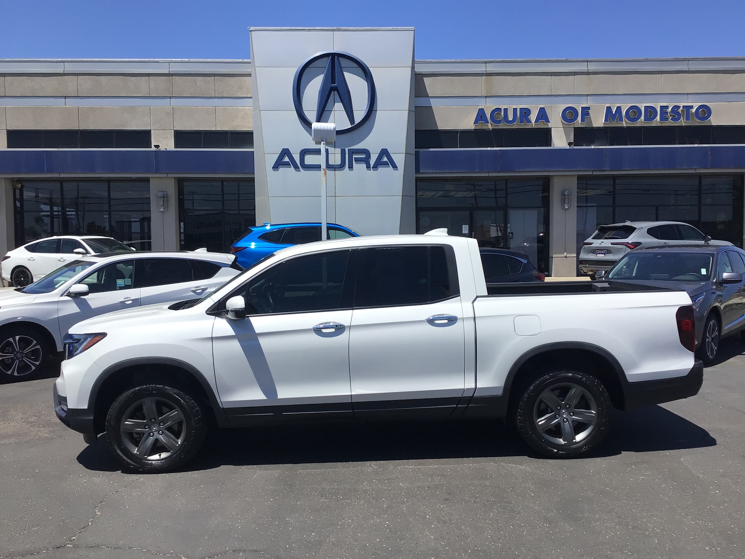 2023 Honda Ridgeline RTL-E AWD's photo