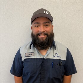 Staff member Justin Nieto from ID_d7b2a0