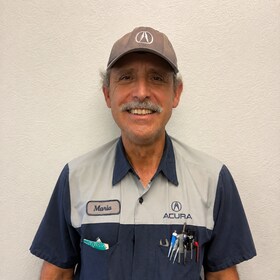 Staff member Mario Areias from ID_d79f12