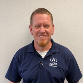 Staff member Robert Gordon from ID_90ba1a