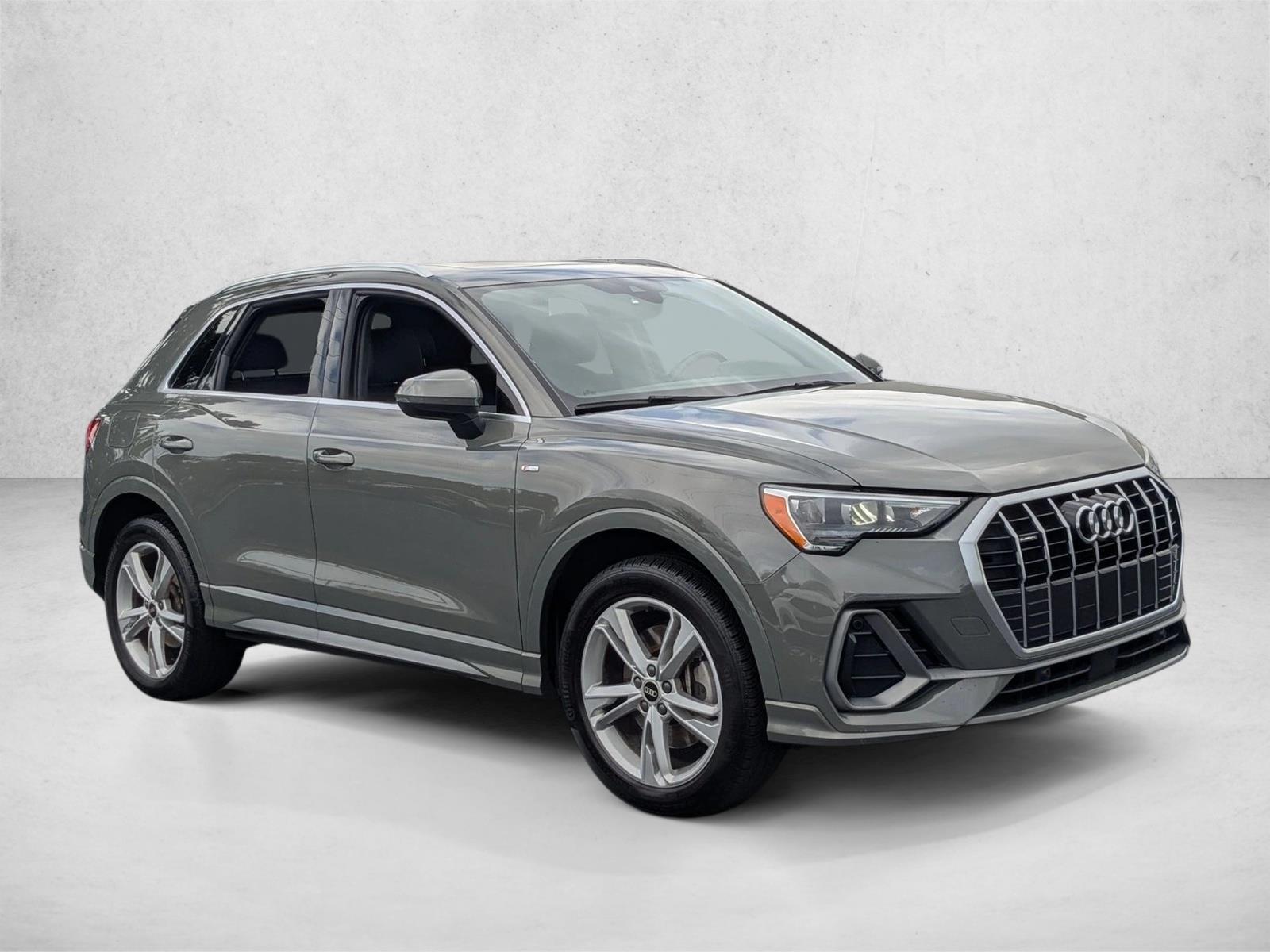 2021 Audi Q3 S line Premium photo 3