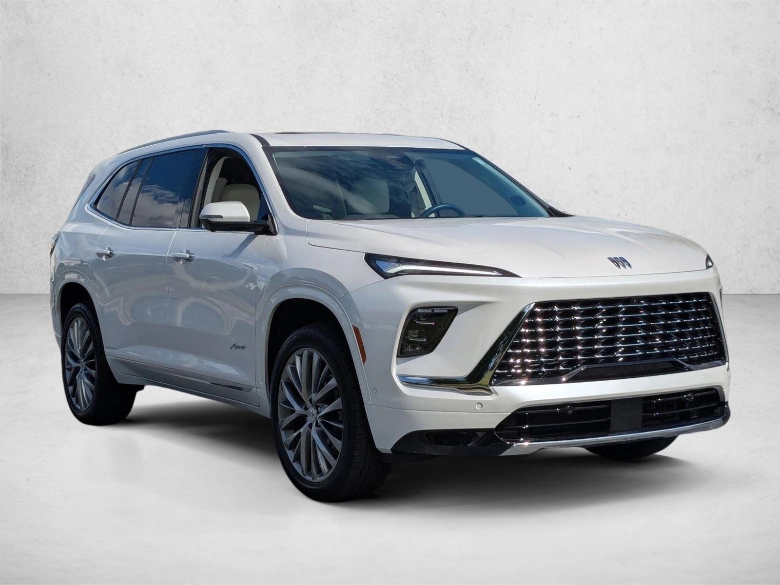 2025 Buick Enclave Avenir photo 3