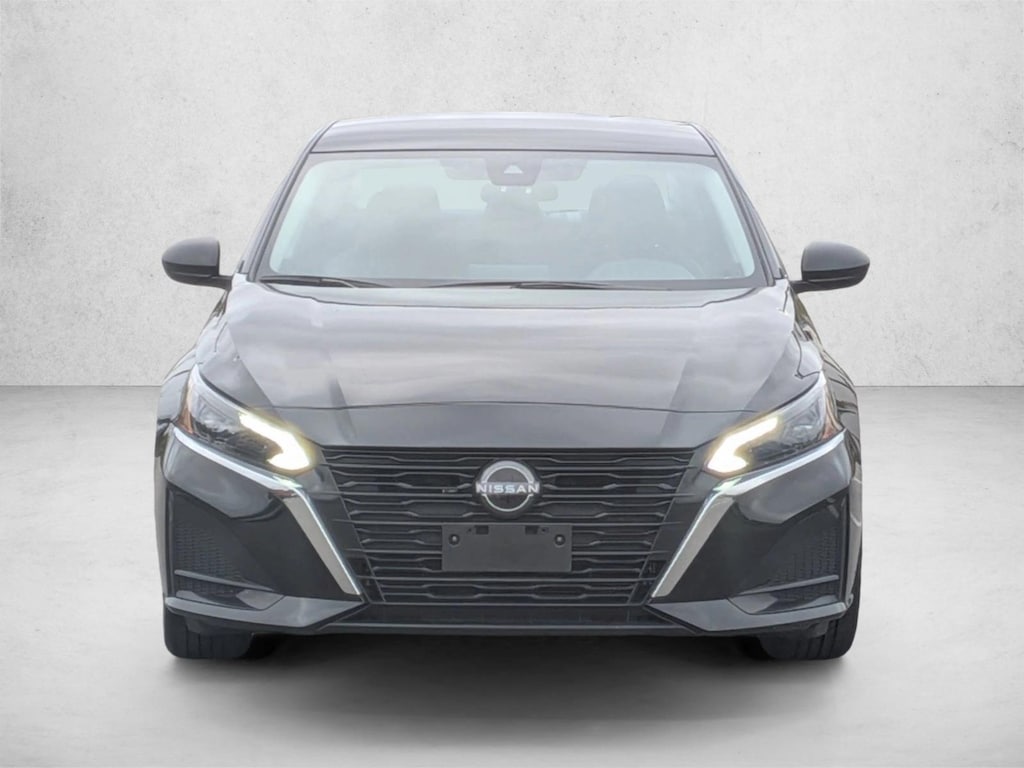 Used 2024 Nissan Altima 2.5 SV Sedan