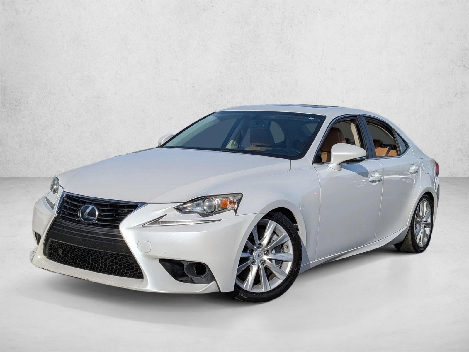2016 Lexus IS 200t's photo