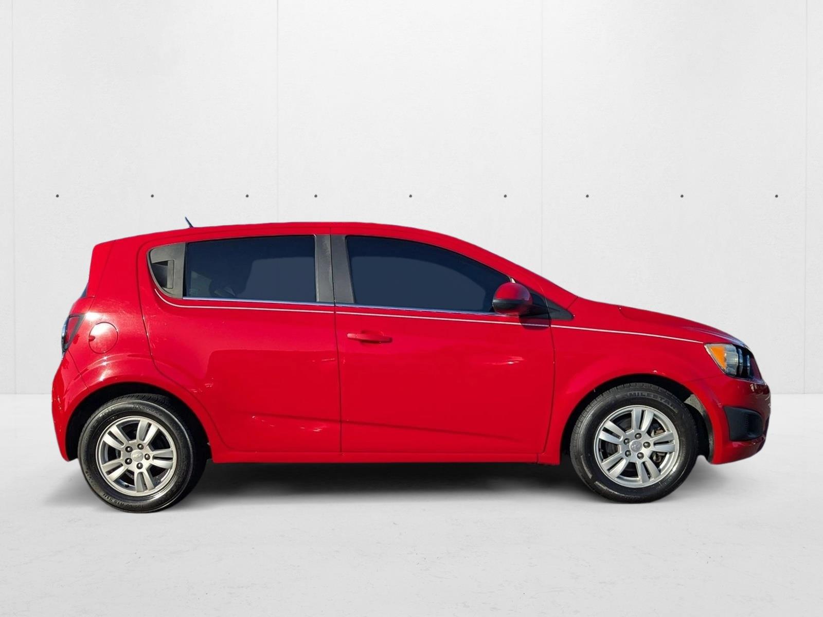 2014 Chevrolet Sonic LT photo 4