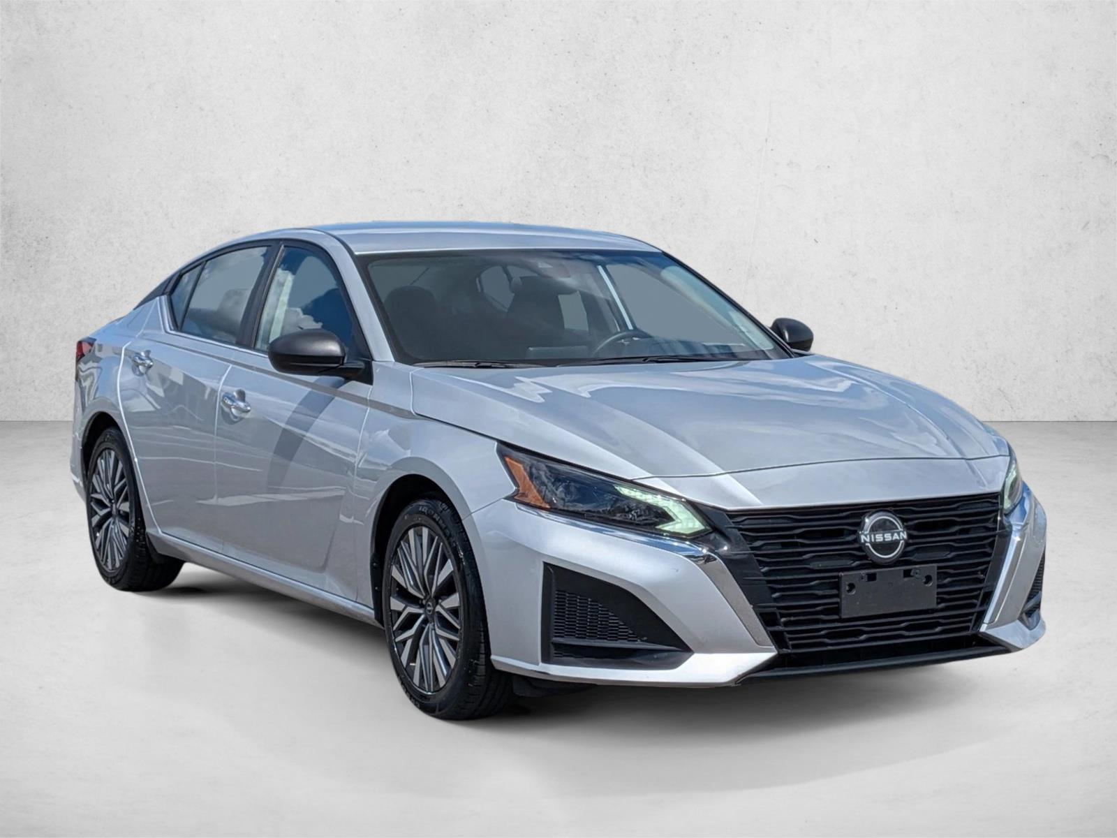 2024 Nissan Altima 2.5 SV photo 3