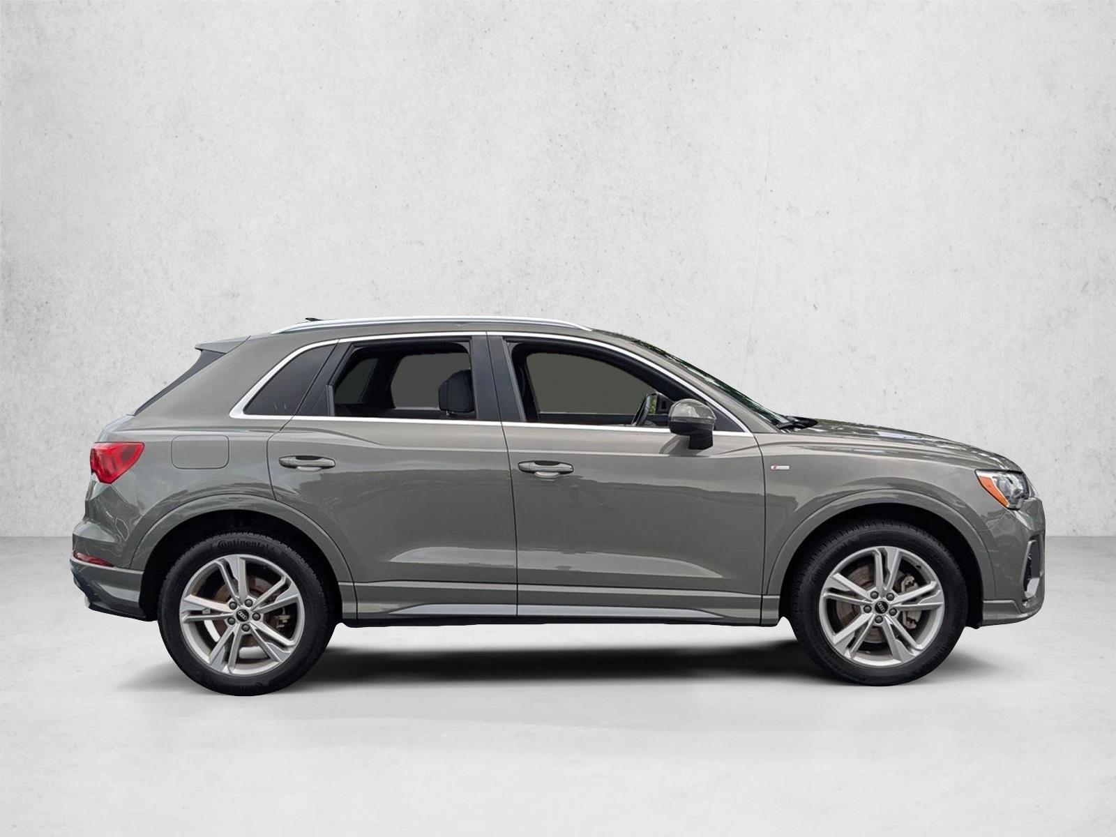 2021 Audi Q3 S line Premium photo 4