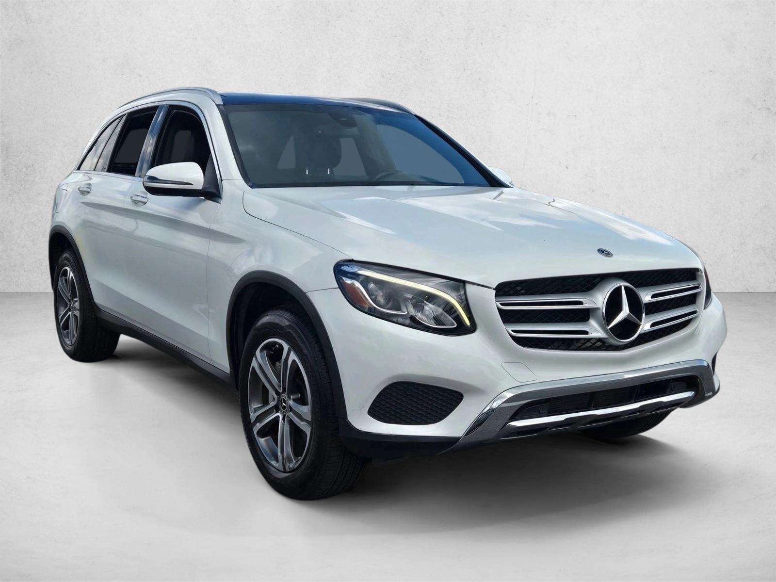 2018 Mercedes Benz GLC 300 photo 2