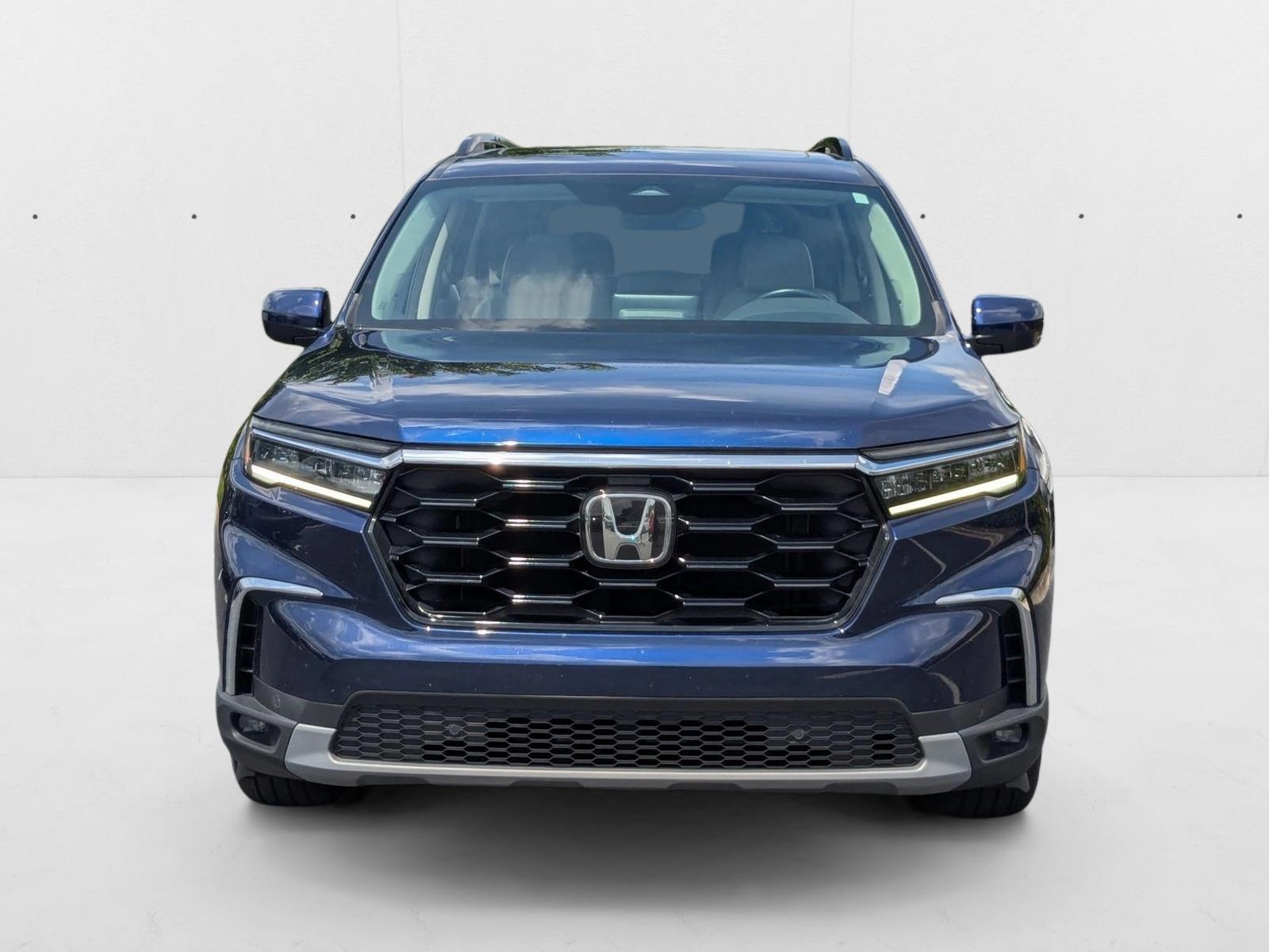 2023 Honda Pilot Touring photo 2