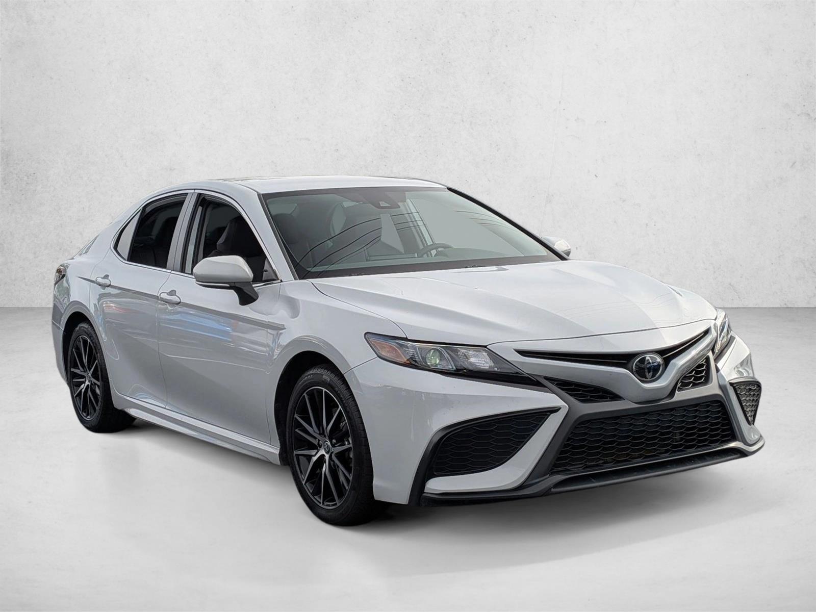 2024 Toyota Camry SE photo 3