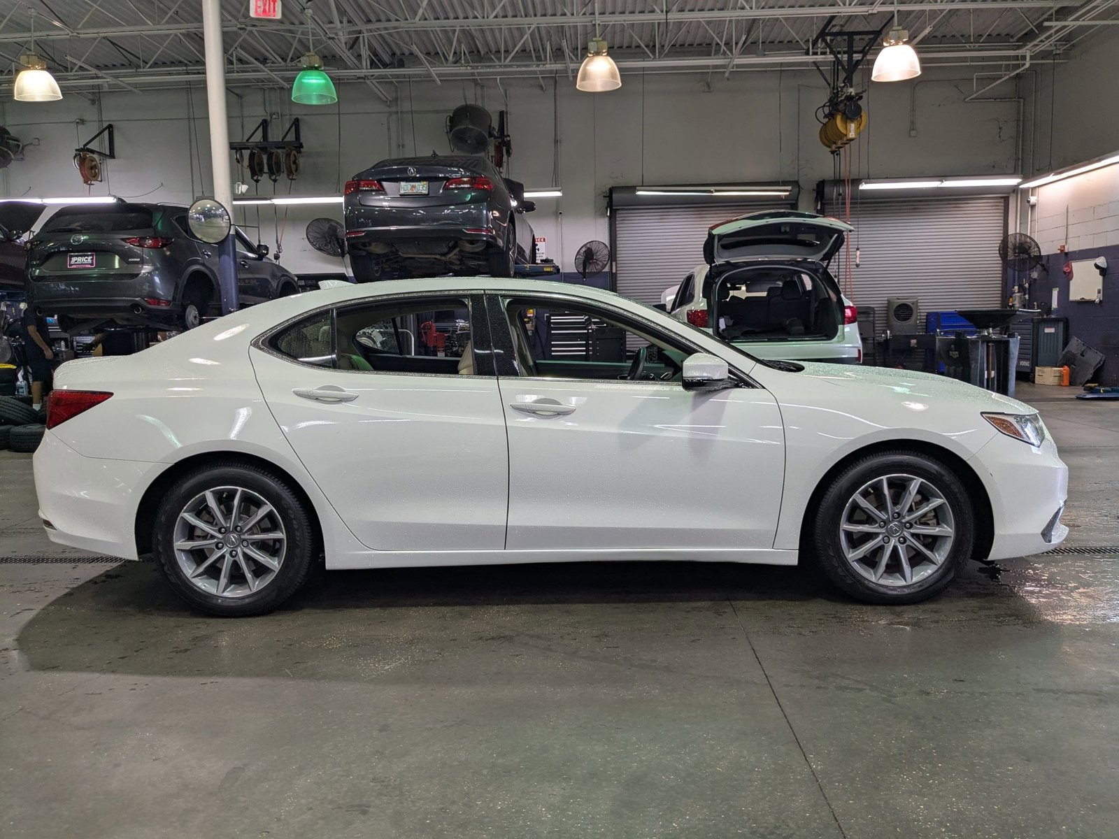 2018 Acura TLX Technology photo 3