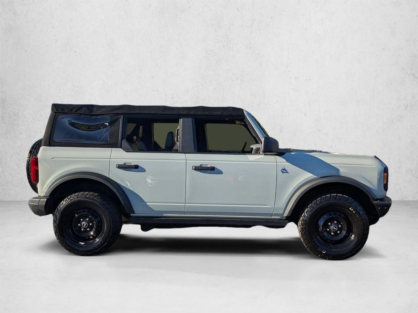 2021 Ford Bronco Black Diamond photo 4