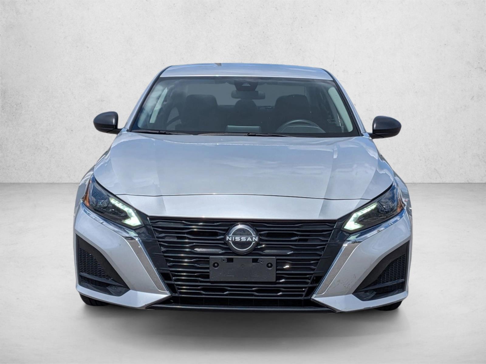 2024 Nissan Altima 2.5 SV photo 2