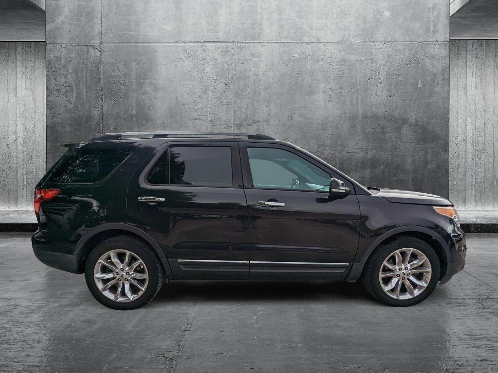 2015 Ford Explorer XLT photo 4