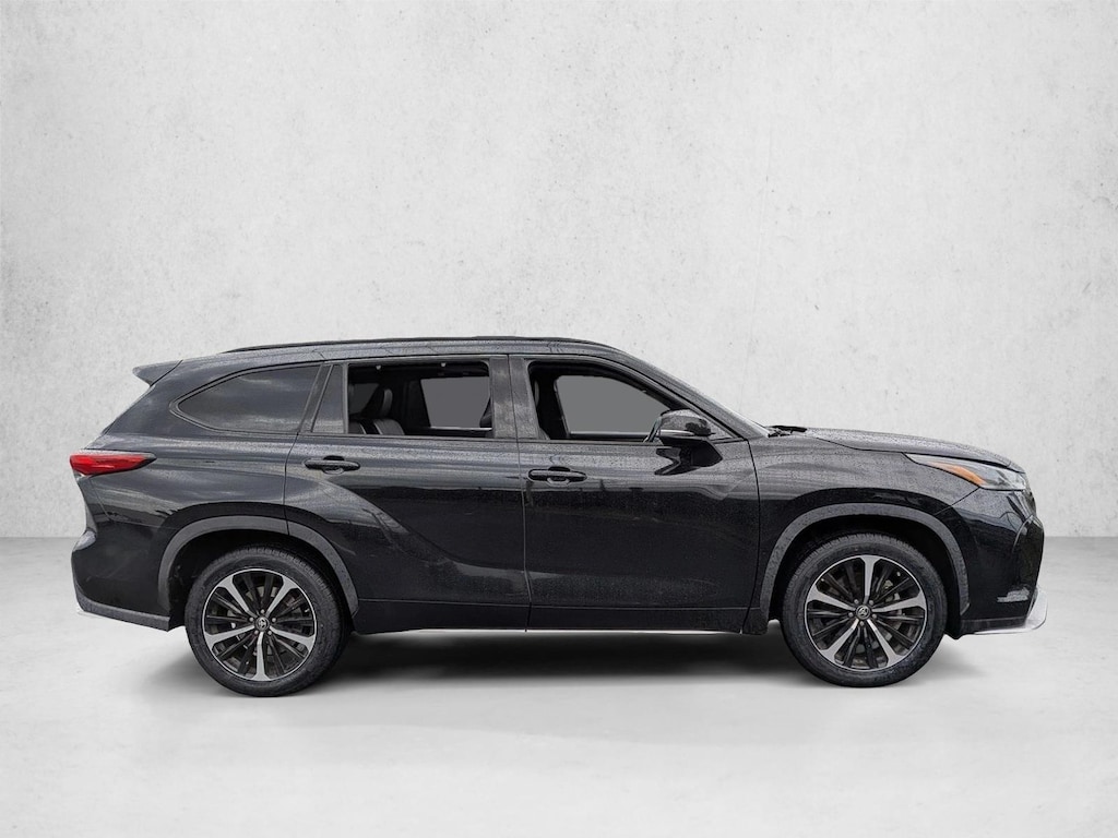 Used 2021 Toyota Highlander XSE SUV