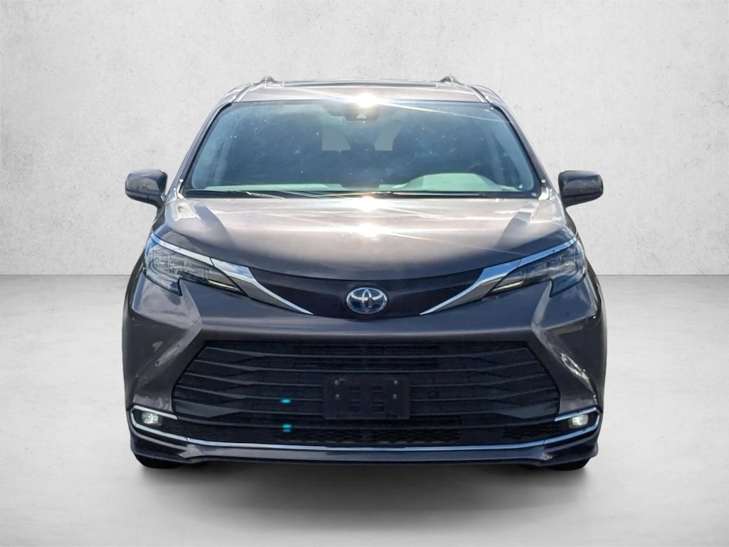 Used 2024 Toyota Sienna XLE Van Passenger Van