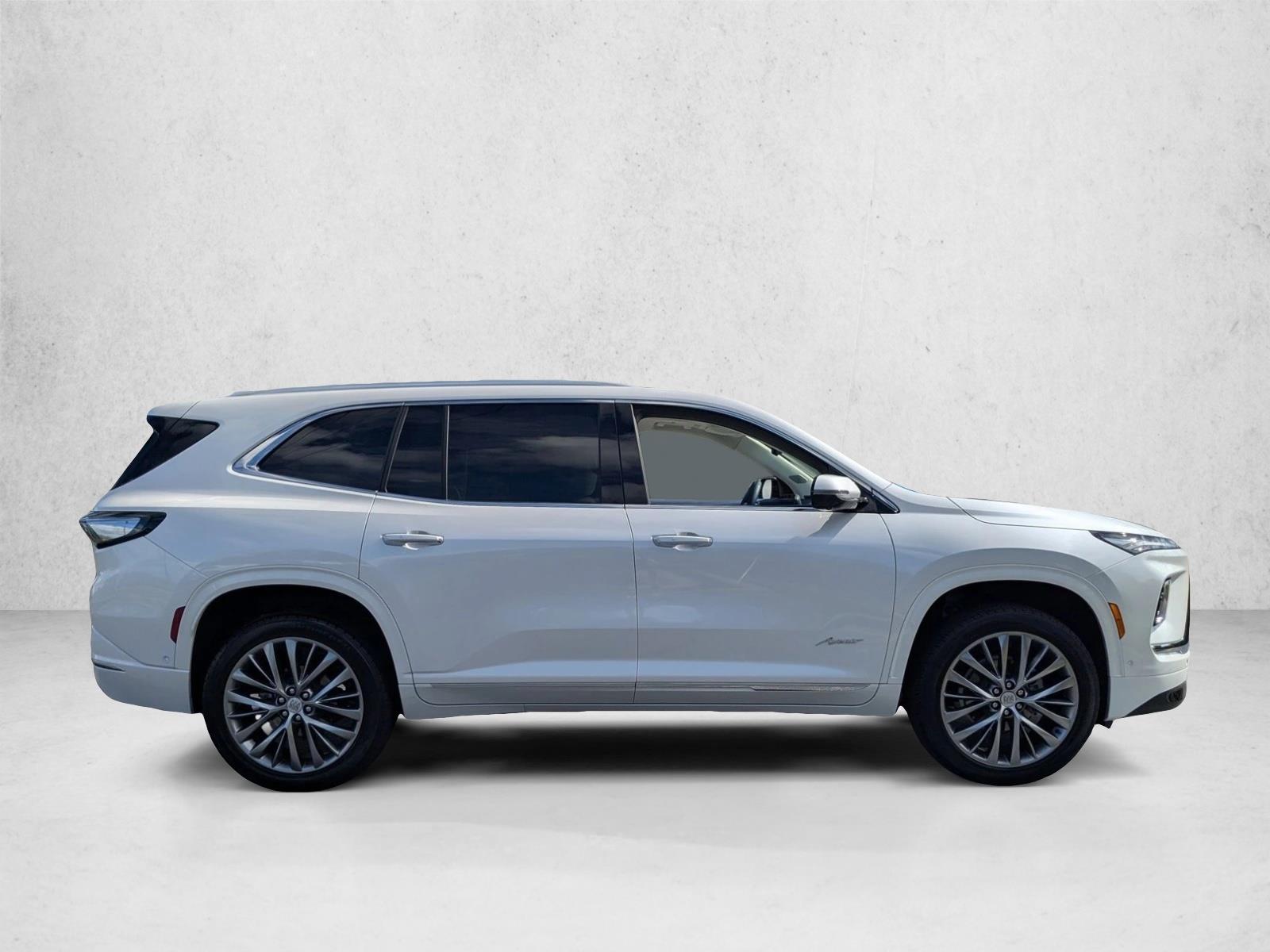 2025 Buick Enclave Avenir photo 4