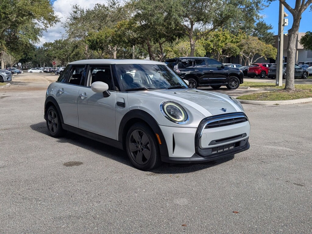 Used 2022 MINI Hardtop 4 Door Cooper Hatchback