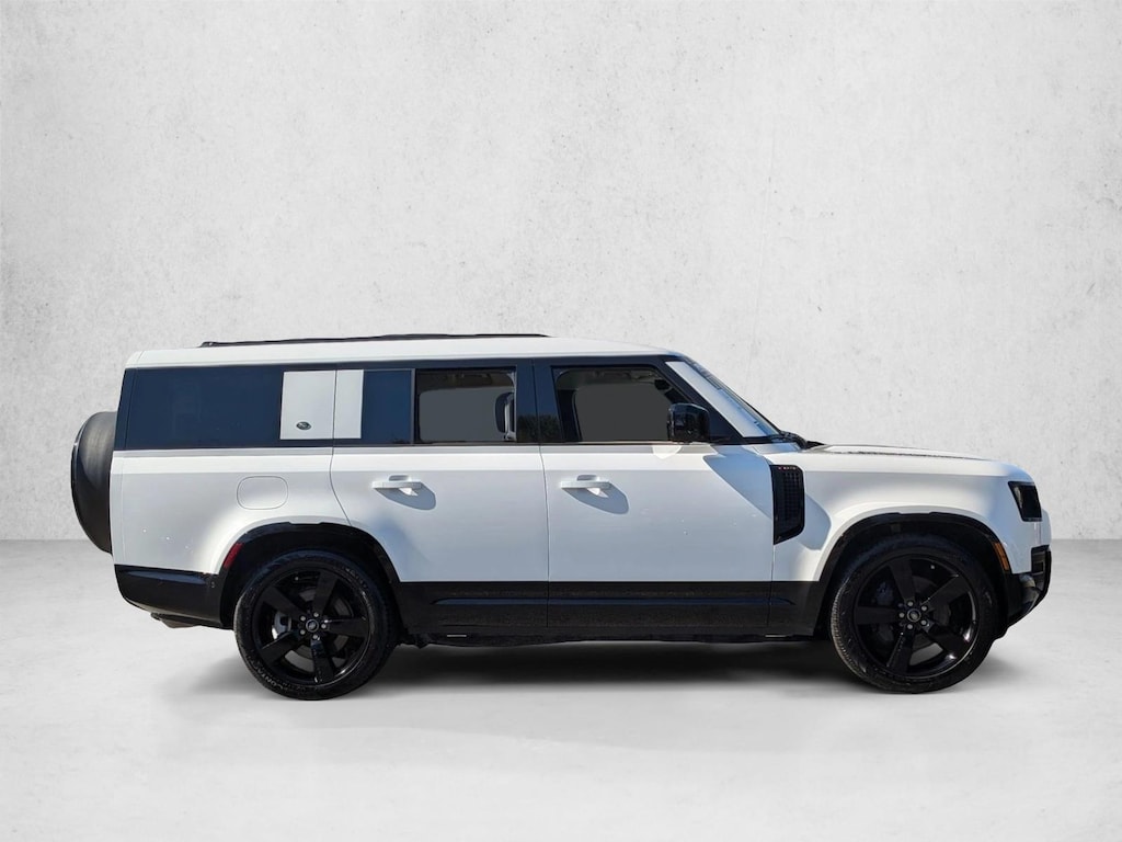 Used 2024 Land Rover Defender 130 X-Dynamic SE SUV