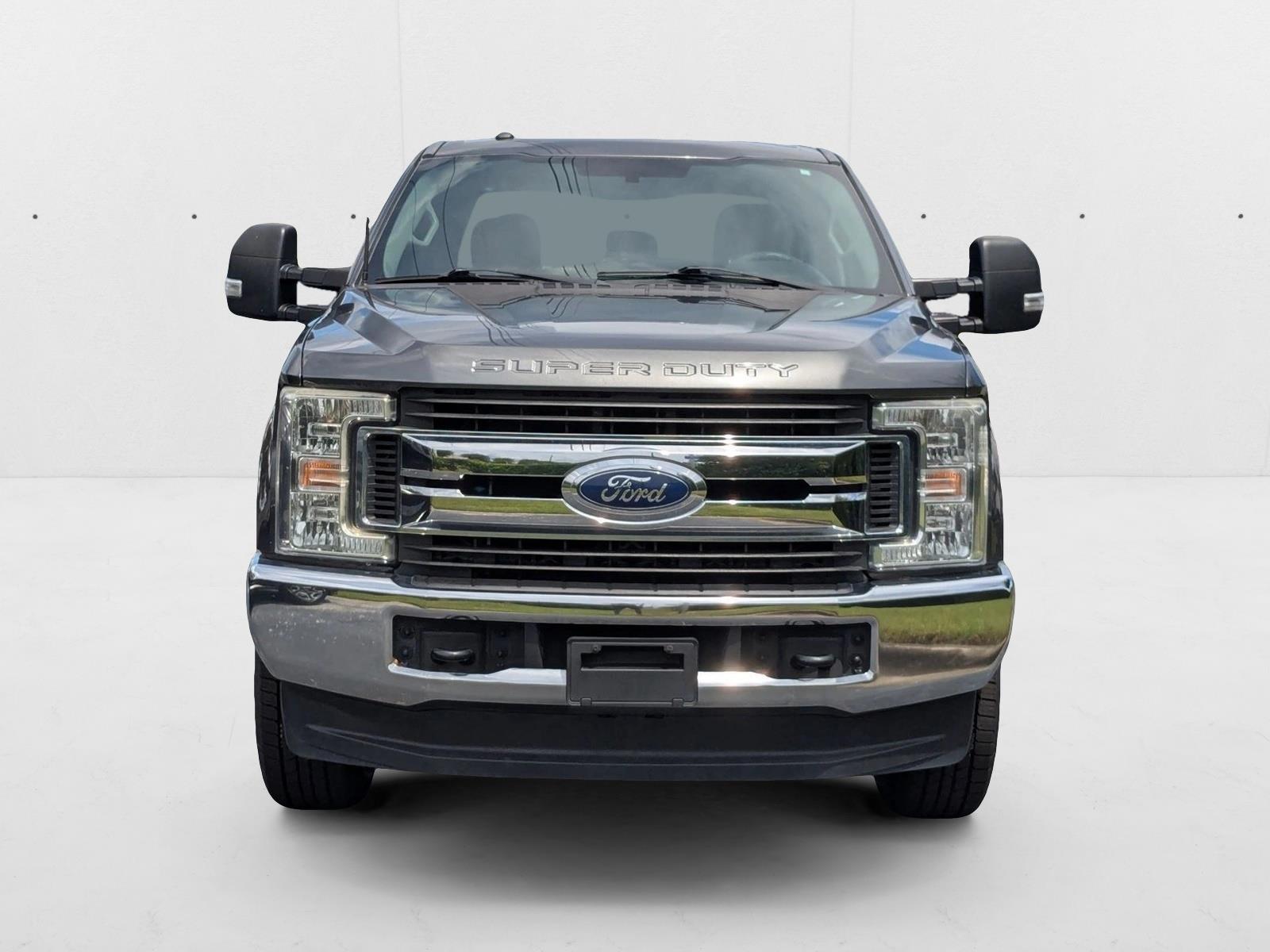 2018 Ford F-250 XLT photo 2