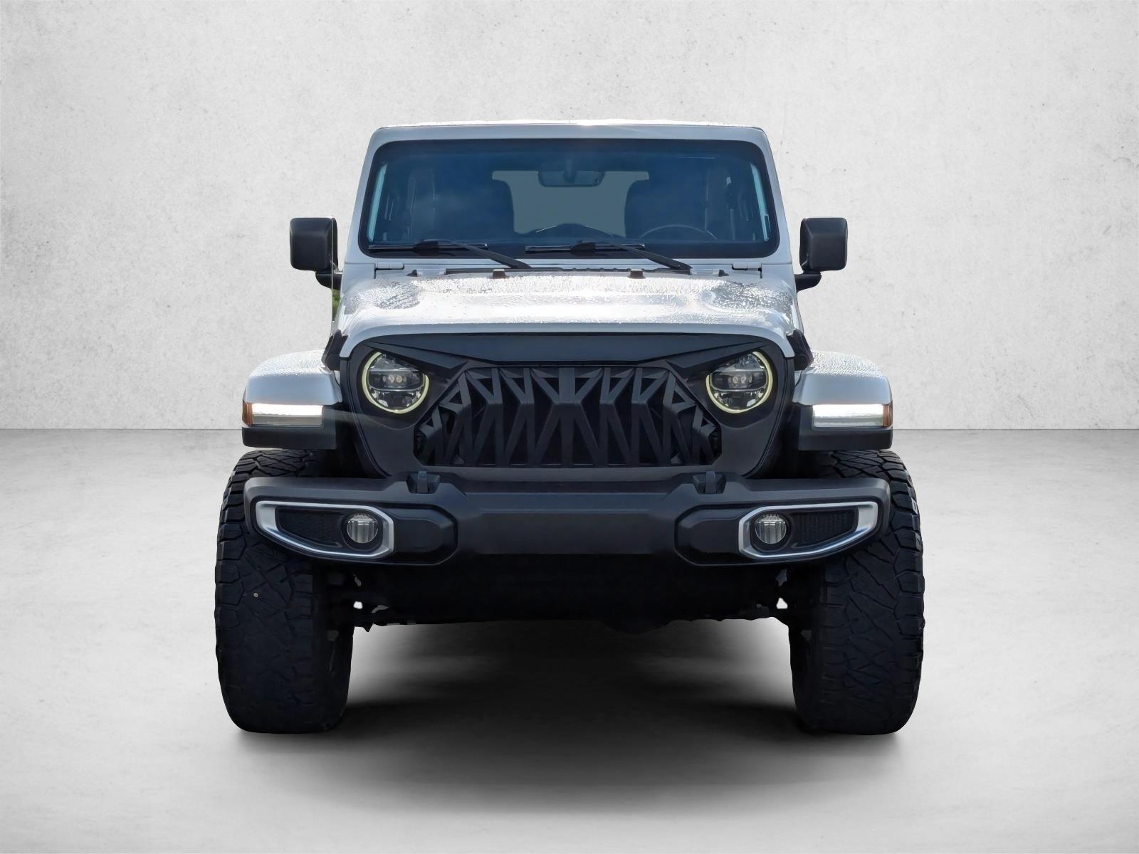 2018 Jeep Wrangler Unlimited Sahara photo 2