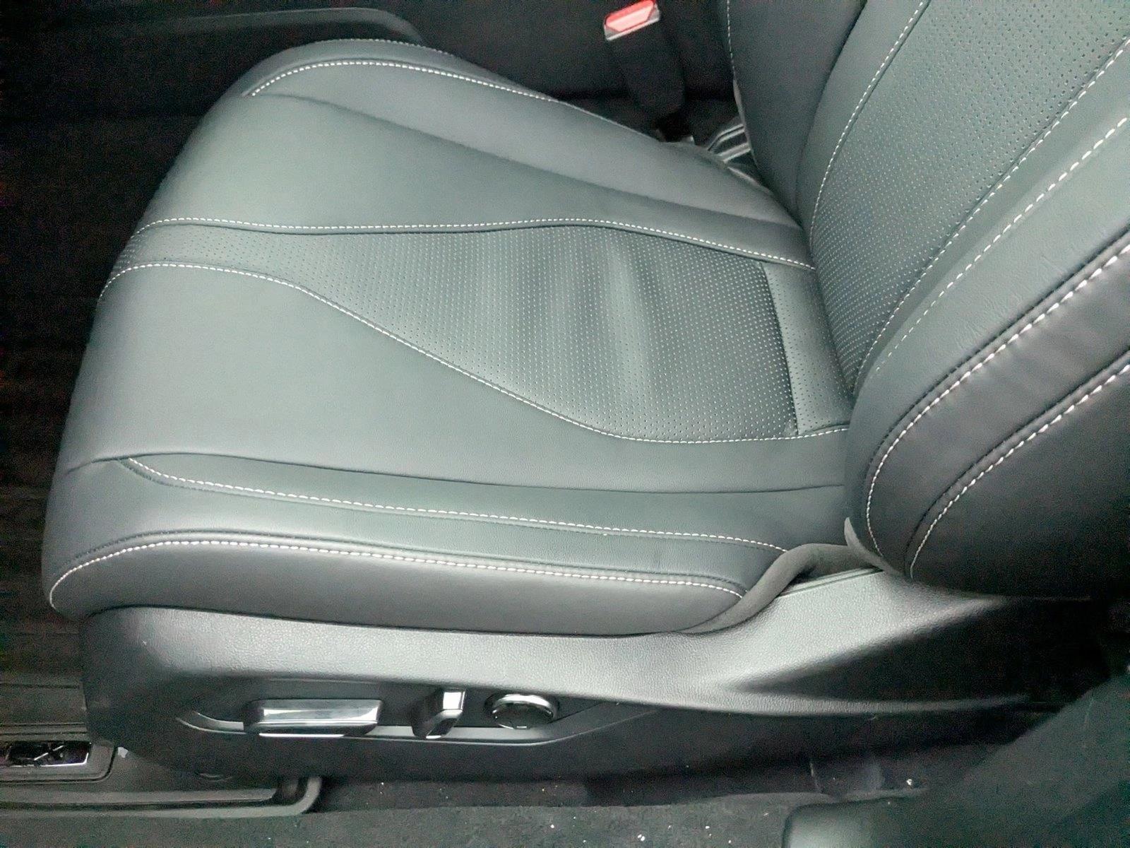 2025 Acura TLX Technology photo 4